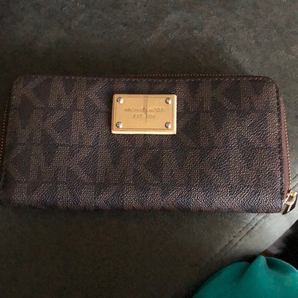 BROWN MICHAEL KORS WALLET